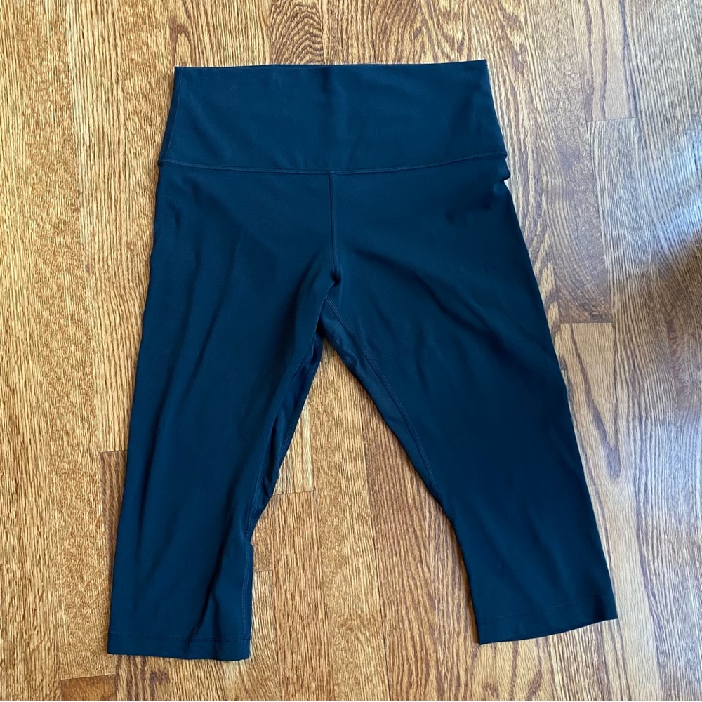 EUC Lululemon Align Crops